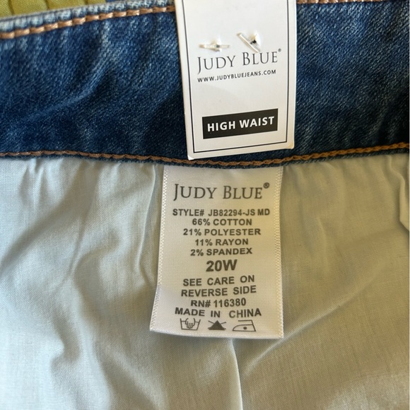 Judy Blue Denim Jeans, Size 20W, Relaxed Fit, High Waist.  New with Tags. - Picture 2 of 3